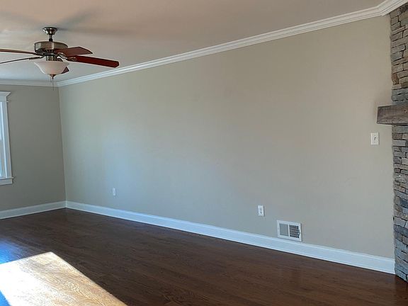 4th image of 57 Essex Dr