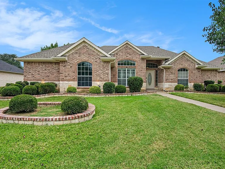 6925 Katherine Ct — Photo 1