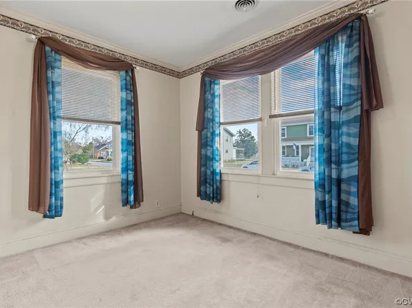 202 Richmond Ave, Colonial Heights, VA 23834