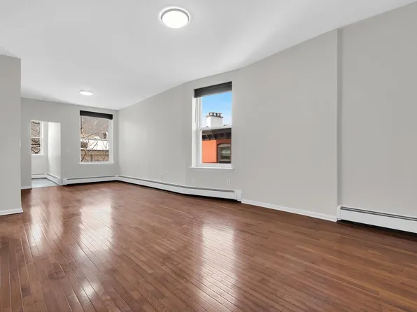 299 Barrow Street image 1 of 15