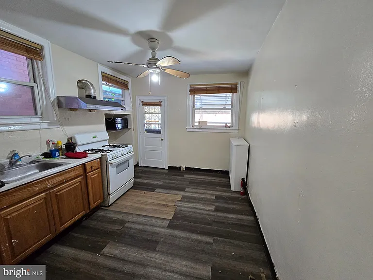 5215 Tabor Rd — Photo 7