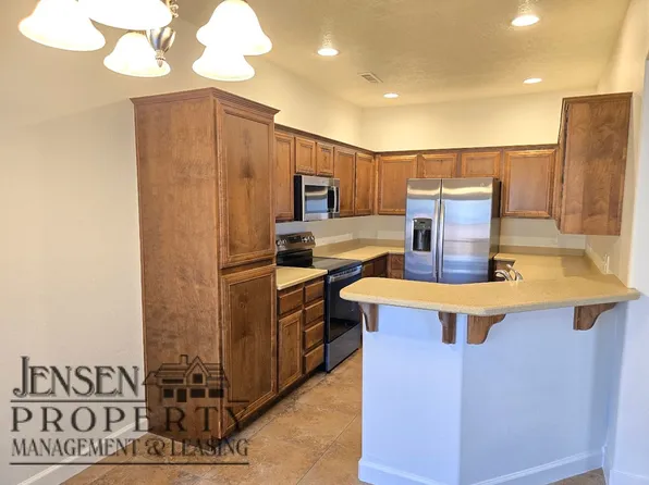 3950 Bella Vista Dr, Santa Clara, UT 84765