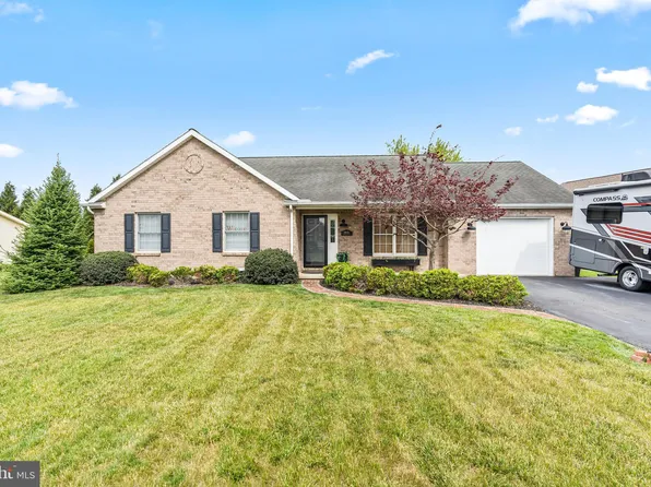 10025 Jasper Dr, Greencastle, PA 17225