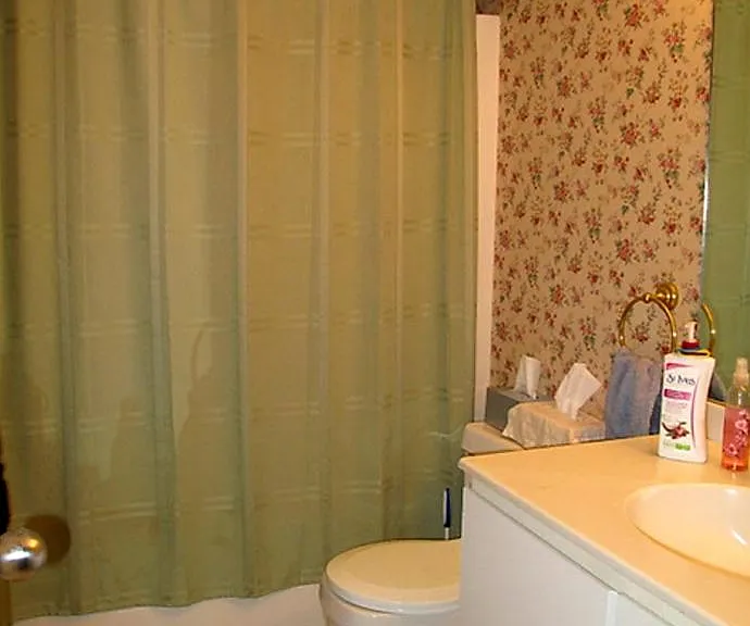 102 Gainsborough St — Photo 4