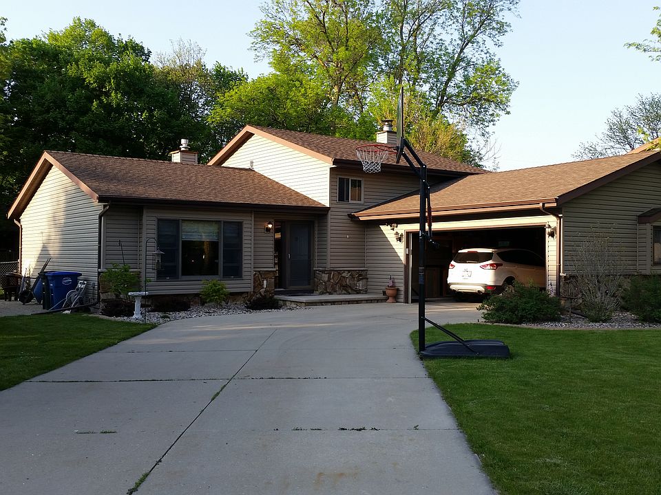 1st image of 710 Ravenswood Ct