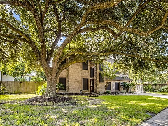 2nd image of 4211 Cantwell Dr
