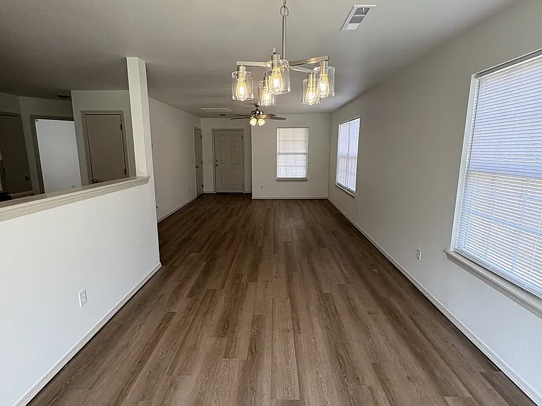 601 Cedar Brook Ct — Photo 4