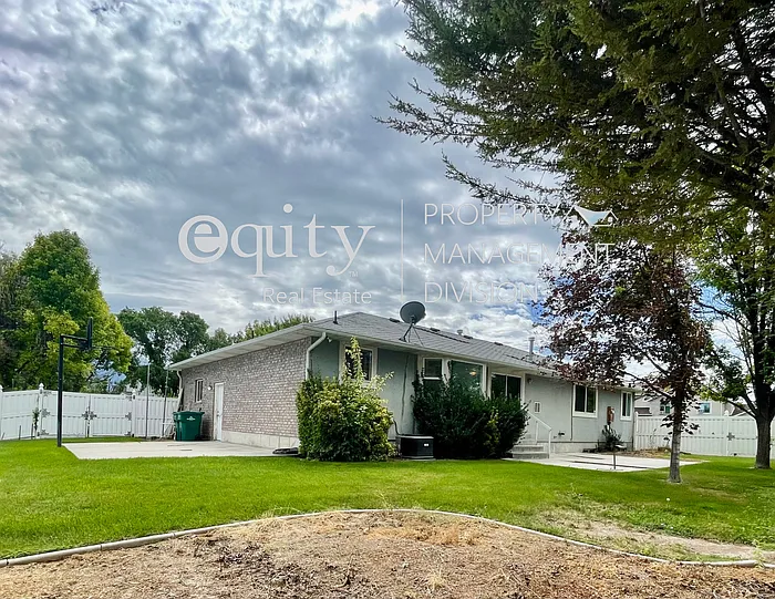 11742 S Tatteredangel Cv — Photo 31