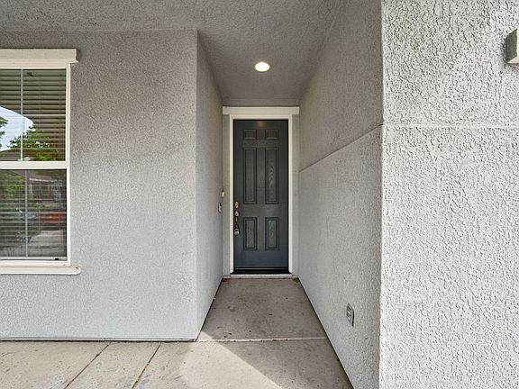 3rd image of 2815 Tourbrook Way