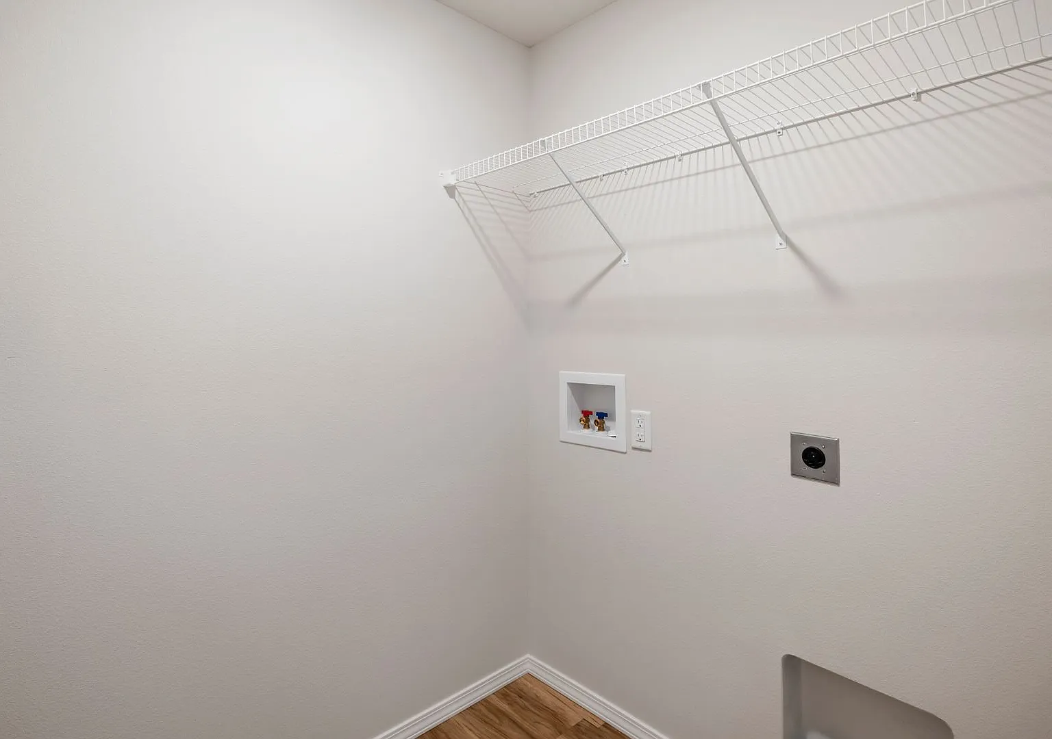 Newly built 3 bedroom rental in Republic with a fully fenced in yard! — Photo 3