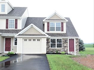 245 Lakeside Xing, Mount Joy, PA 17552
