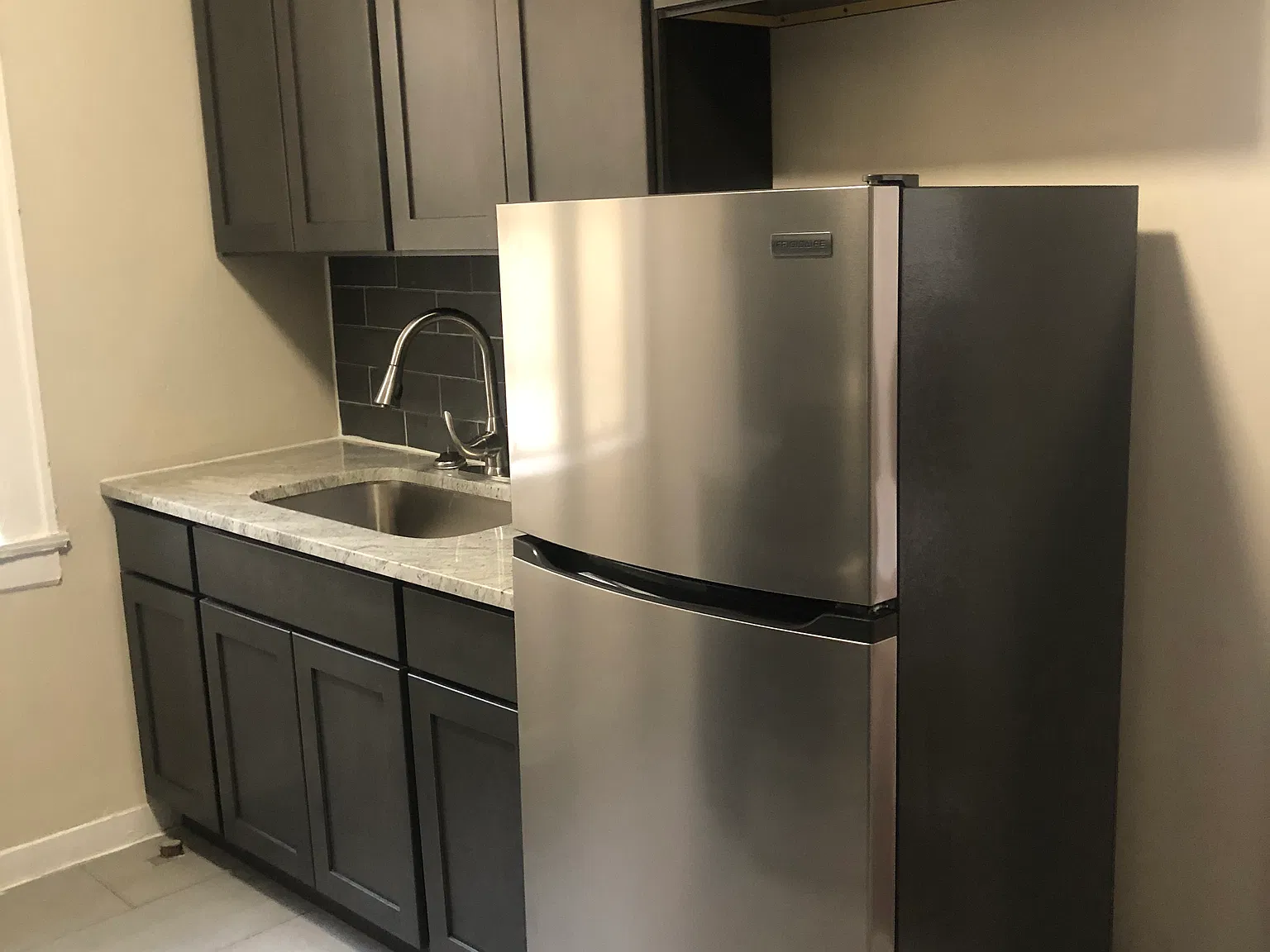 1 bed, 850 sqft, $1,700 — Photo 1