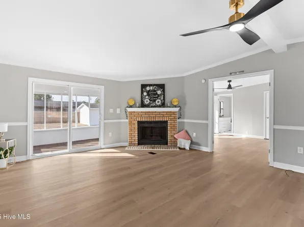 265 Queens Haven Road, Hubert, NC 28539