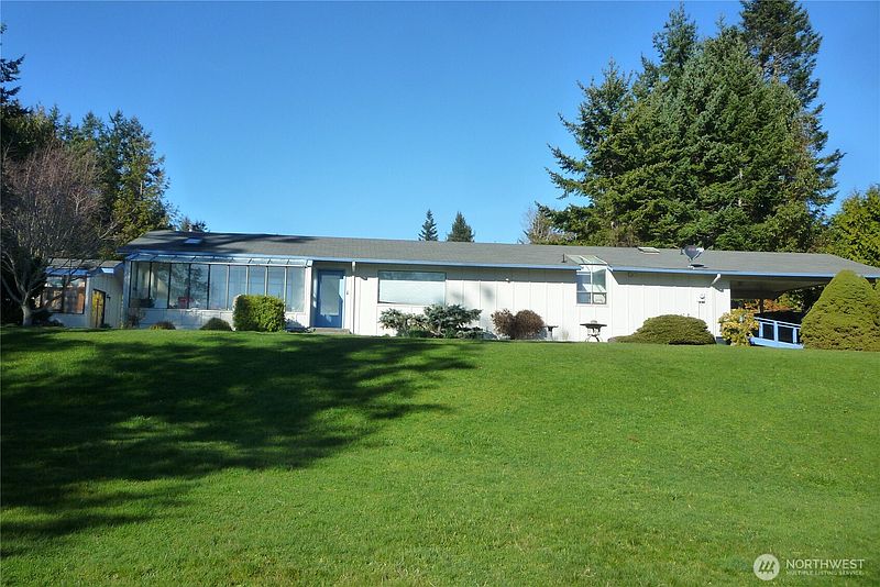 2nd image of 180 Stonehaven Lane