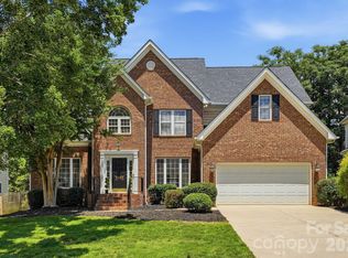 9705 Tenencia Ct, Charlotte, NC 28277