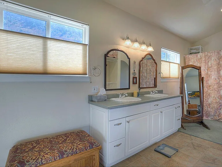 Ophir Dr — Photo 16
