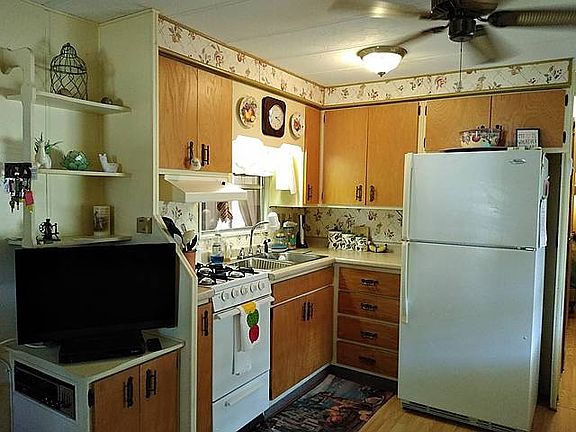 4th image of 28229 75e Cres #33