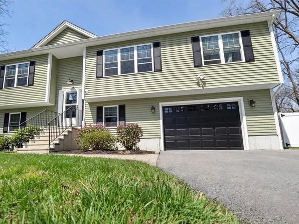 35 J Davis Rd, Charlton, MA 01507