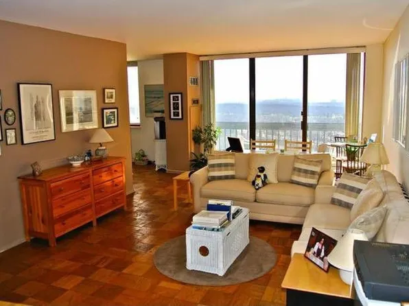 269-10 Grand Central Pkwy APT 28B, Floral Park, NY 11005