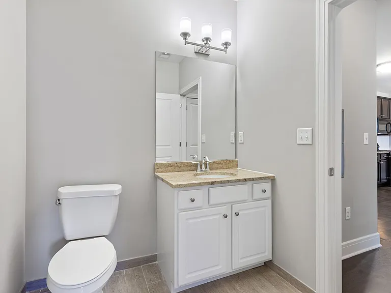 Essex Chase Apartments — Photo 29