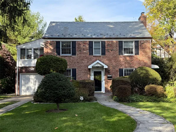 9 Old Ox Road, Manhasset, NY 11030