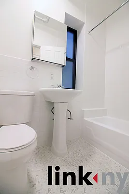 Rented by Link NY Realty | media 24