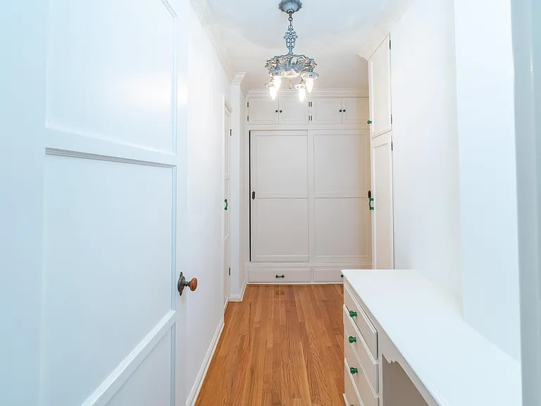 1330 N Alta Vista Blvd — Photo 6