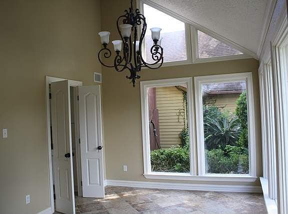 3rd image of 2745 Duncan St