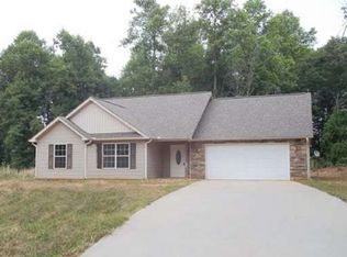 130 Shadow Walk Dr, Mount Airy, GA 30563