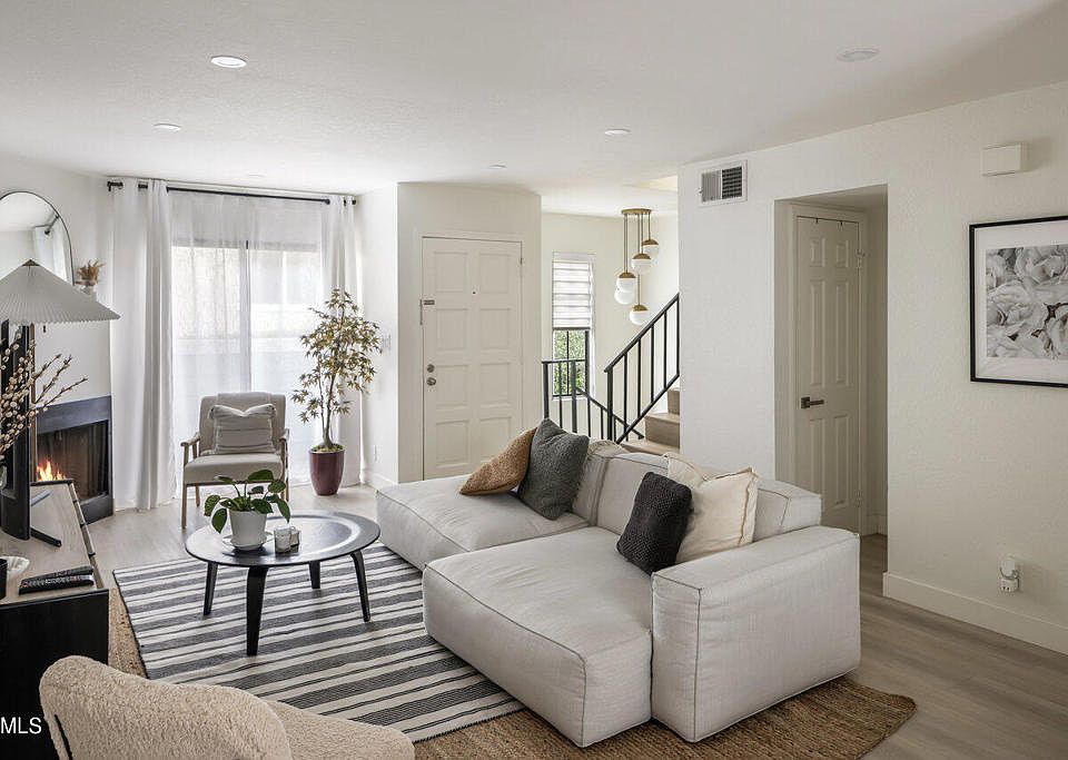 1st image of 625 N Mar Vista Ave APT 3