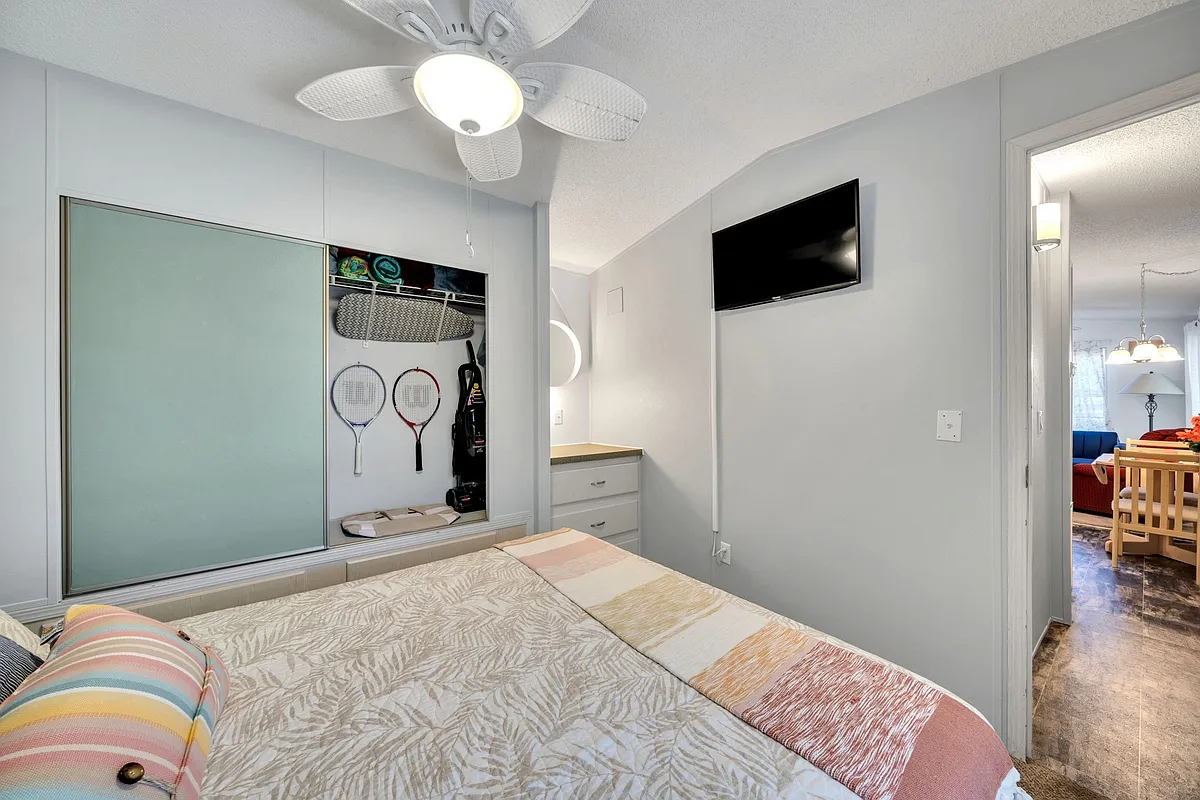 Building Photo - 6 Shoreline Ct