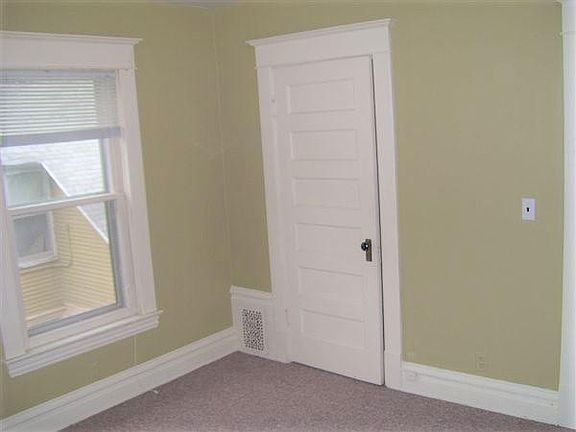 5th image of 249 Travis St NE APT 2