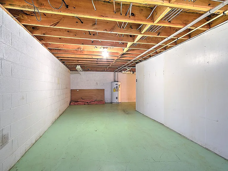 208 Hogan Ave — Photo 27