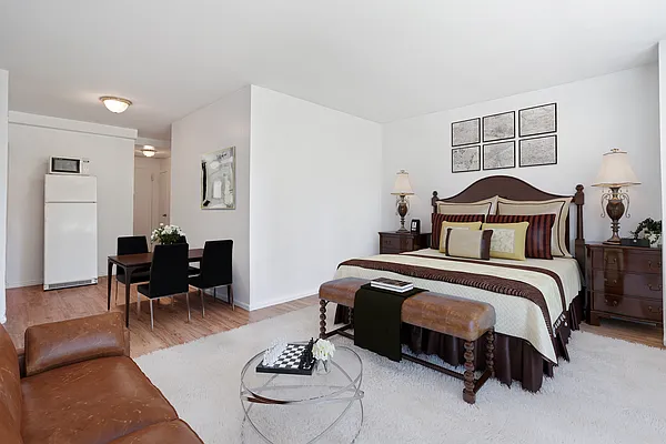 Sold by Compass | media 1