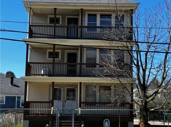 303-305 Webster Ave, Cranston, RI 02920