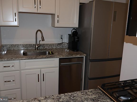 5th image of 2401 Pennsylvania Ave APT 517