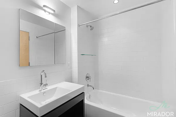 Rented by Mirador Real Estate | media 12
