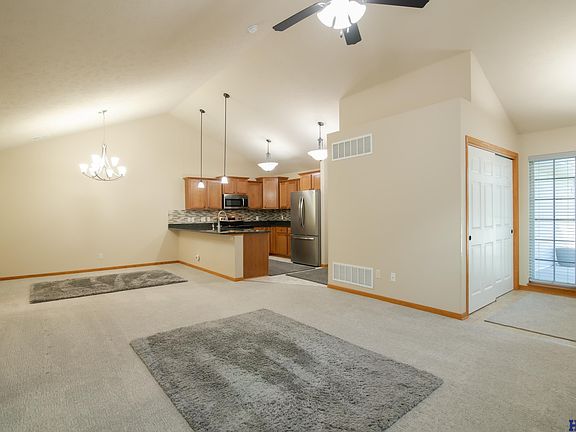 3rd image of 6611 S 59th St