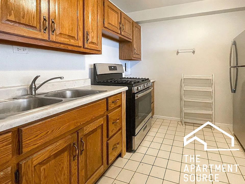 1st image of 3950 N Lake Shore Dr APT 1325
