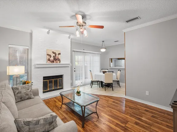 2101 Saint Michaels Dr Unit 109, Arlington, TX 76011