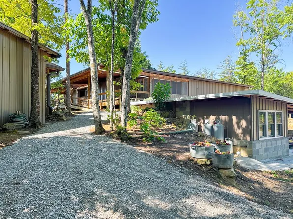 564 Deep Branch Ln, Wilder, TN 38589