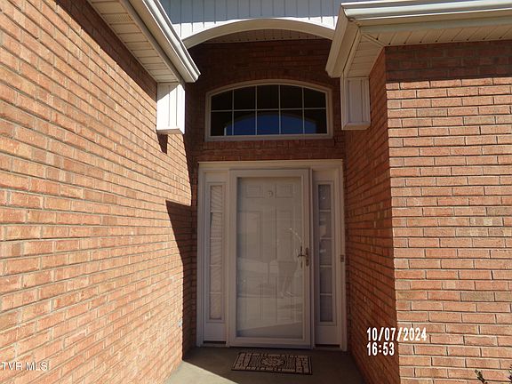 2nd image of 180 Apple Lake Dr