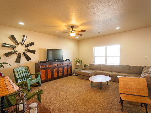 5th image of 5 Solana Ln
