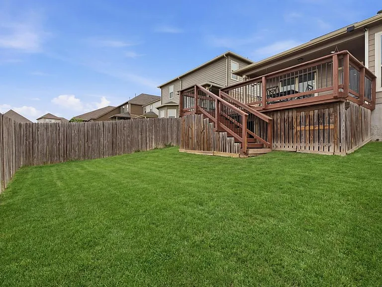 2431 Valencia Crst — Photo 23