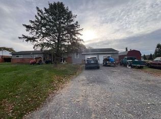 332 Roxbury Rd, Newville, PA 17241