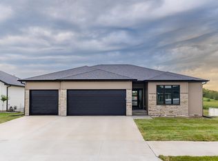 2806 Sheridan Dr, Norfolk, NE 68701