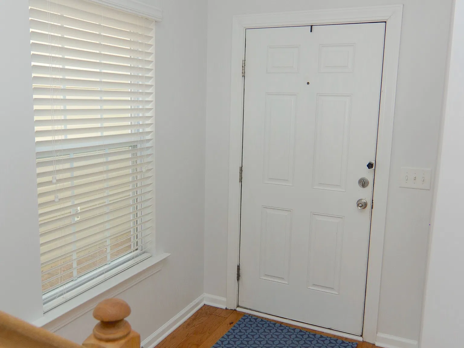 3 bed, 2.5 bath, 1268 sqft, $1,900 — Photo 3
