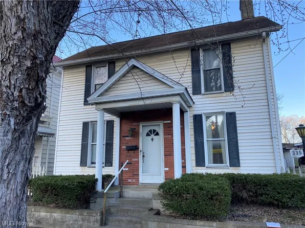 335 1st St, Wellsville, OH 43968
