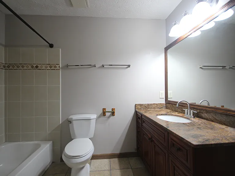 3310 Chastain Xing — Photo 20