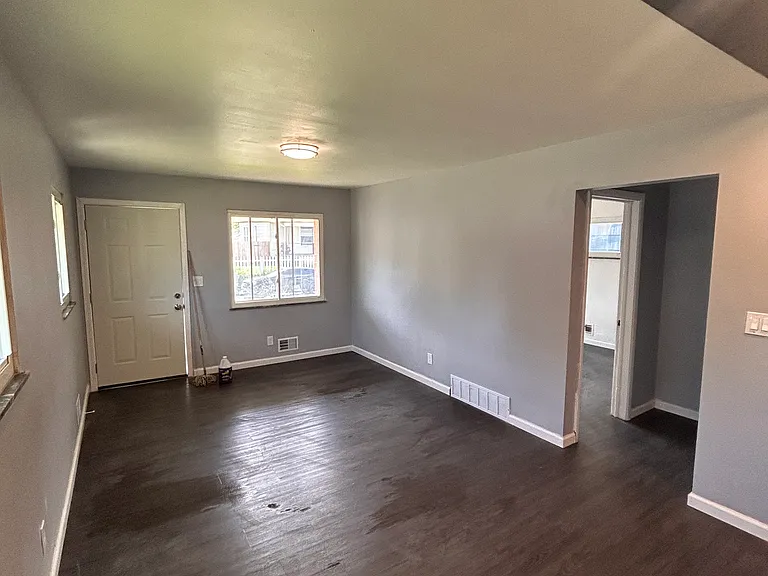 112 S Warren Ave #106 — Photo 7